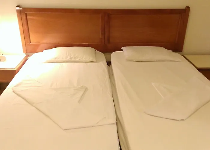 雅尼斯开普敦公寓 3*