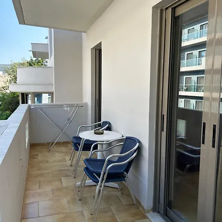 Captain Yiannis & アパートホテル 3*