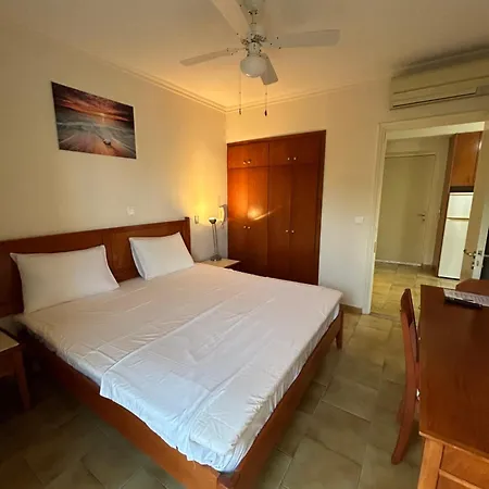 アパートホテル Captain Yiannis & 3*