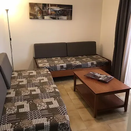 Captain Yiannis & 3* コス・タウン