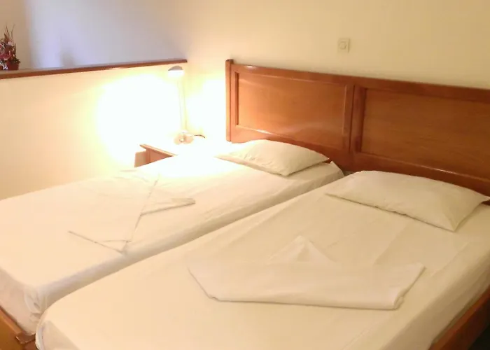 Ξενοδοχείο με διαμερίσματα Captain Yiannis &