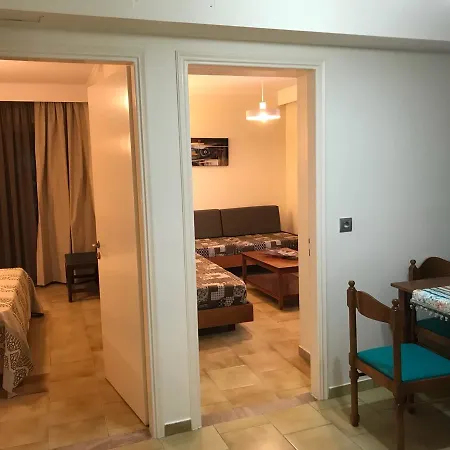 Captain Yiannis Studios & 3*