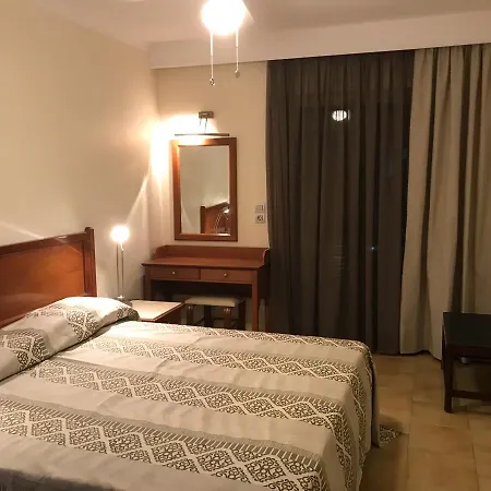 Captain Yiannis Studios & 3*